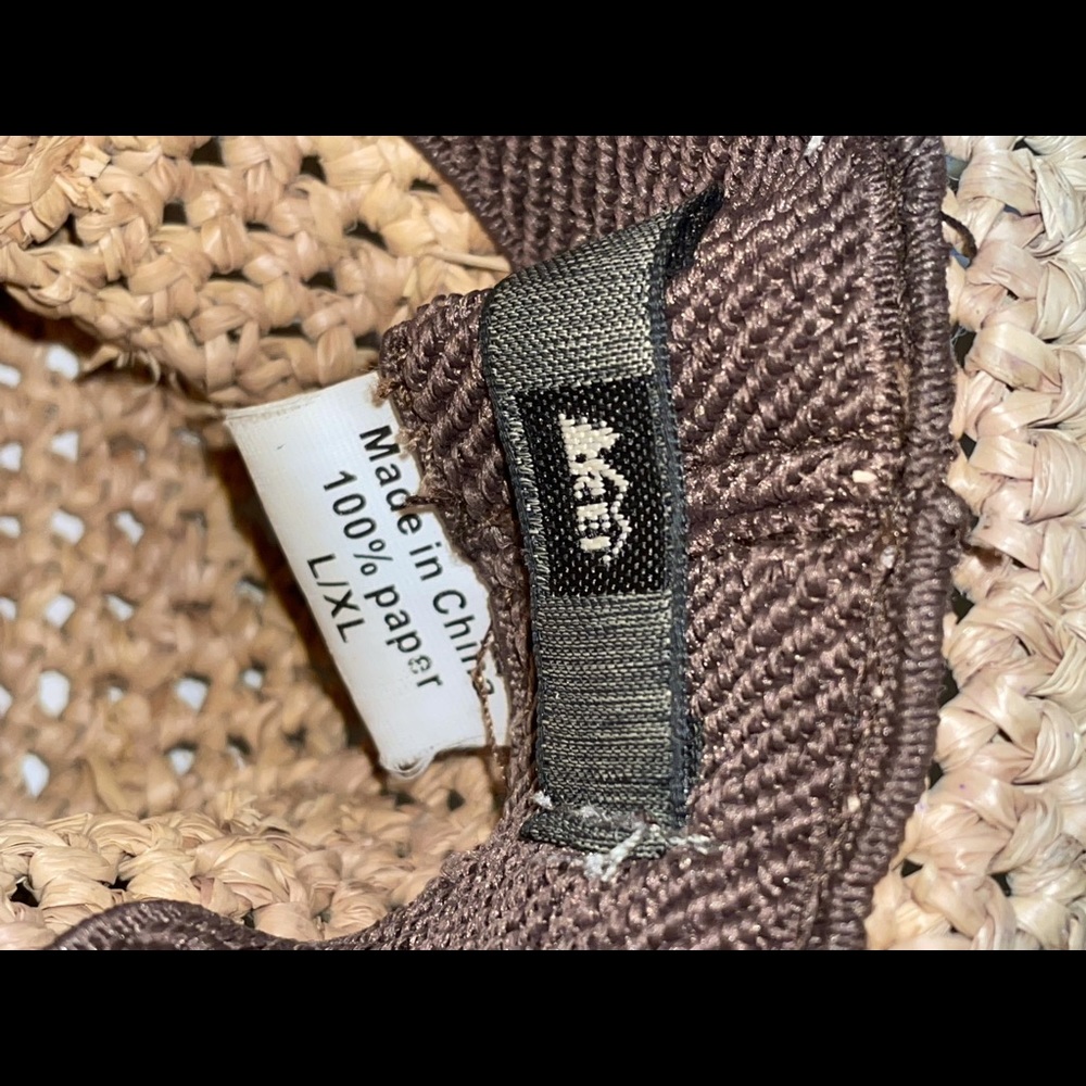 REI - Outdoor Hat - Picture 5 of 9